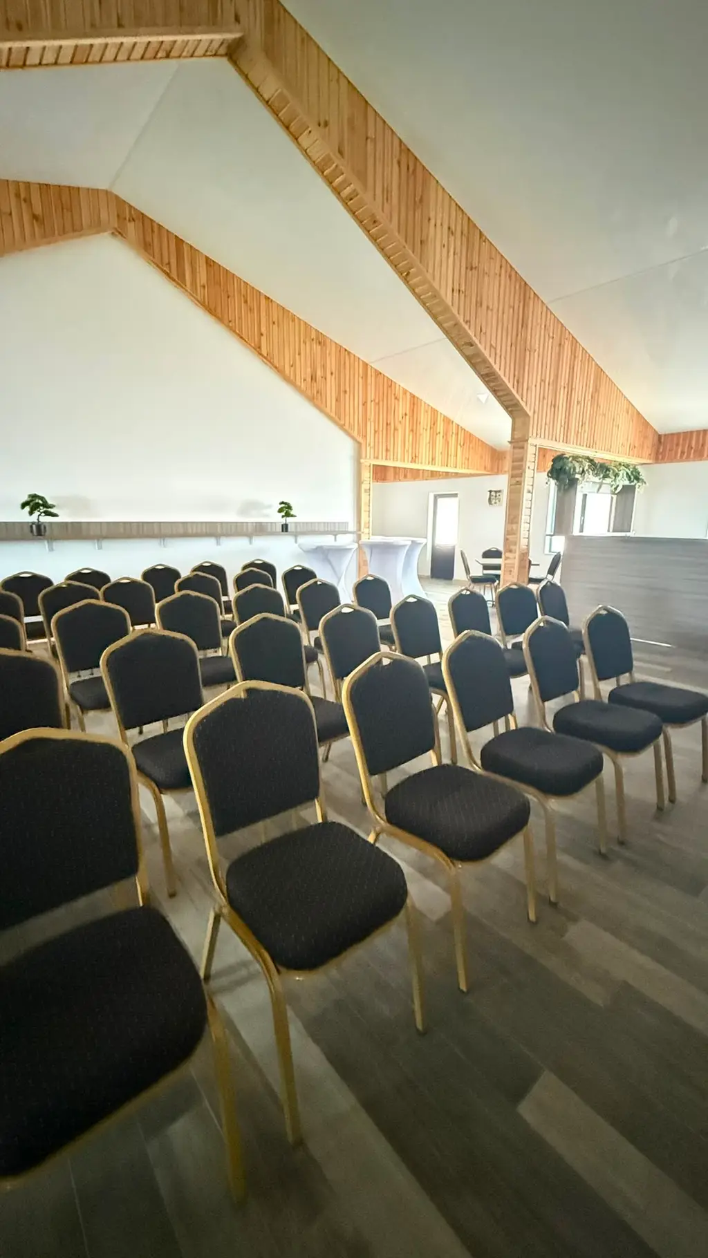 Sitzung im Theaterstil