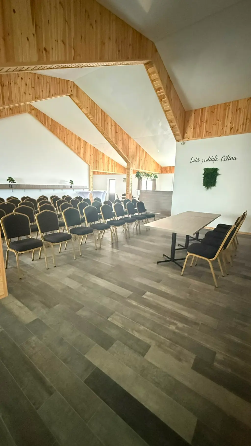 Sitzung im Theaterstil